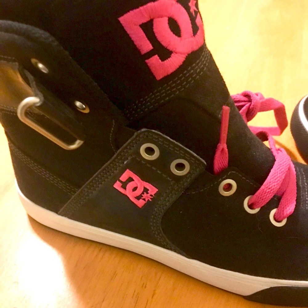 DC women high top shoes
